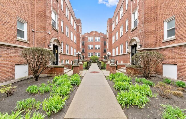 2 beds, 1 bath, 569 sqft, $2,300, Unit 6116-3E