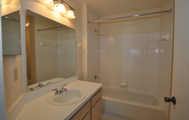 2 beds, 1 bath, $1,700