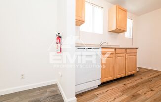 2 beds, 1 bath, 950 sqft, $2,700, Unit 5719 1/2