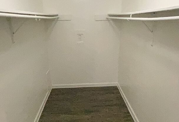 1 bed, 1 bath, 563 sqft, $1,130, Unit 2048