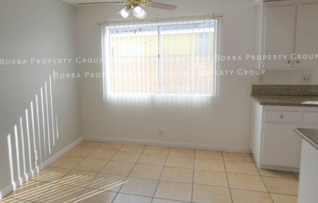 2 beds, 1 bath, 965 sqft, $2,295, Unit B