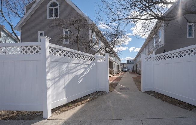 3 RAYMOND ST
