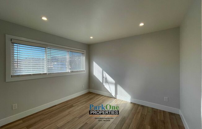 2 beds, 1 bath, 726 sqft, $3,250