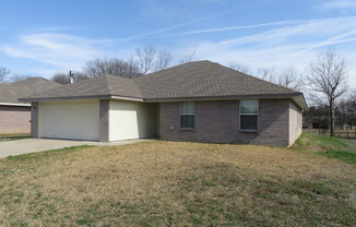 4 beds, 2 baths, $1,500