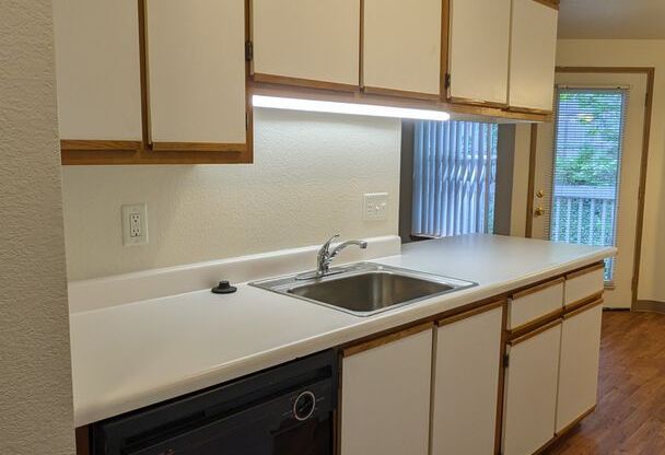 1 bed, 1 bath, 650 sqft, $1,225, Unit 4048