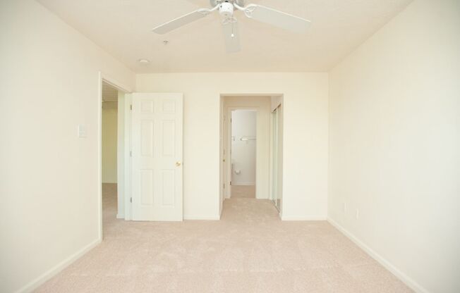 2 beds, 2 baths, 1,033 sqft, $1,559, Unit 5-5306