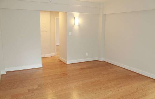 1 bed, 1 bath, 701 sqft, $2,775, Unit 518