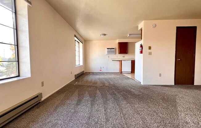 2 beds, 1 bath, 812 sqft, $1,175, Unit 2