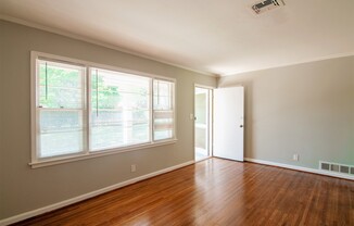 3 beds, 1 bath, $1,100