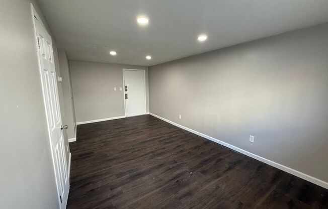 1 bed, 1 bath, 500 sqft, $925, Unit 106
