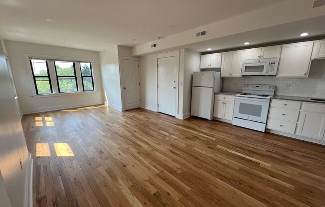 2 beds, 1 bath, 750 sqft, $2,139, Unit 5645 Hobart Street #4