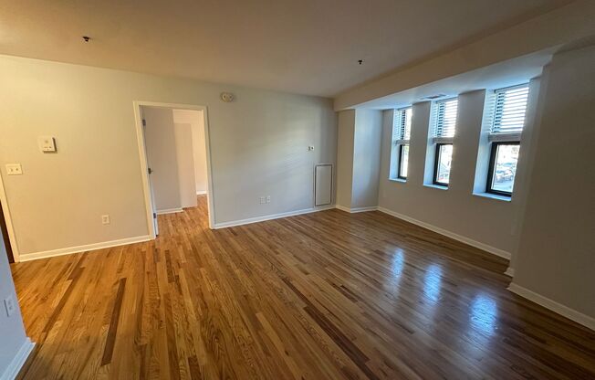 1 bed, 1 bath, 576 sqft, $1,600, Unit 507