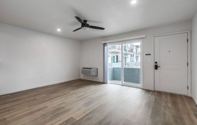 2 beds, 2 baths, 775 sqft, $2,995, Unit 4840-6