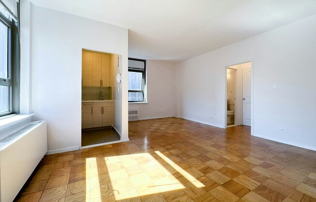 Studio, 1 bath, $4,100, Unit 15S