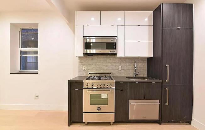 66 E 7 ST