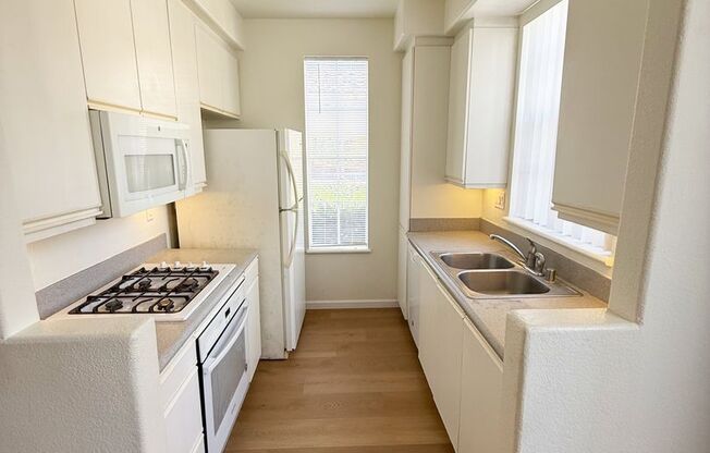 2 Bed/2 Bath Condo in Martinique Complex - Carmel Valley