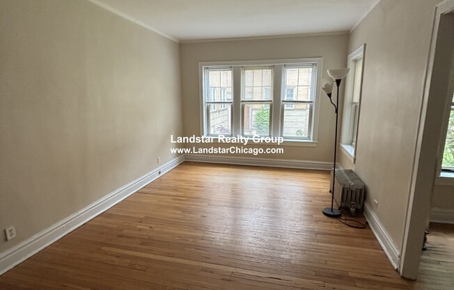 910 Reba Pl