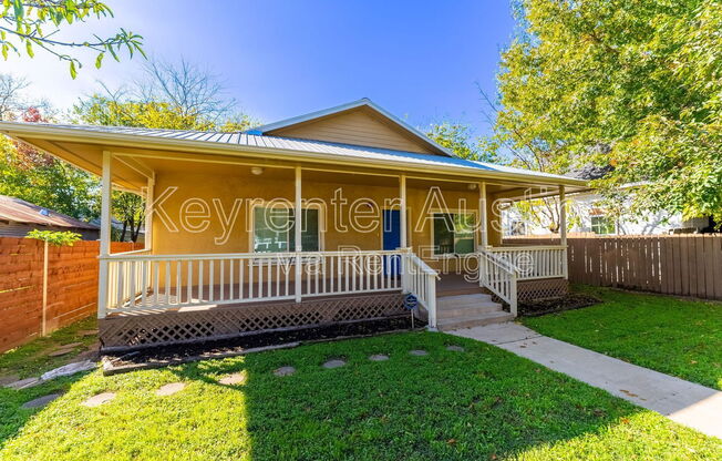 1209 E 3 ST