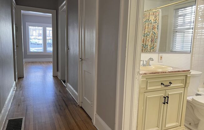 1 bed, 1 bath, 800 sqft, $1,675, Unit 443-8