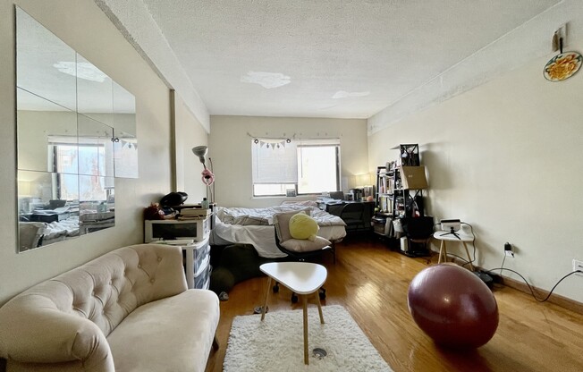 1110 COMMONWEALTH AVE