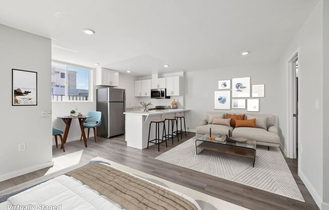 Studio, 1 bath, 645 sqft, $1,598, Unit 130