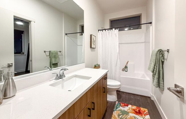 3 beds, 3.5 baths, 2,424 sqft, $4,355, Unit B120