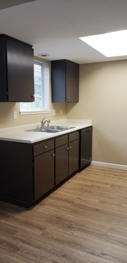 1 bed, 1 bath, $1,095, Unit # 20