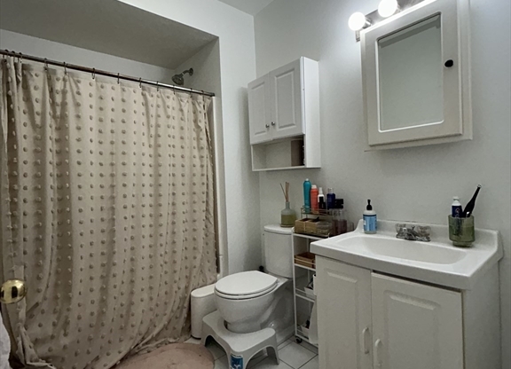 1 bed, 1 bath, 575 sqft, $2,700, Unit 4