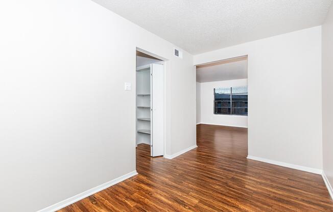 3 beds, 1.5 baths, 1,125 sqft, $1,495