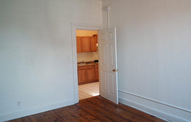 For Rent: Spacious Urban Living at 1322-1324 Eutaw Pl – Your Ideal City Dwelling!