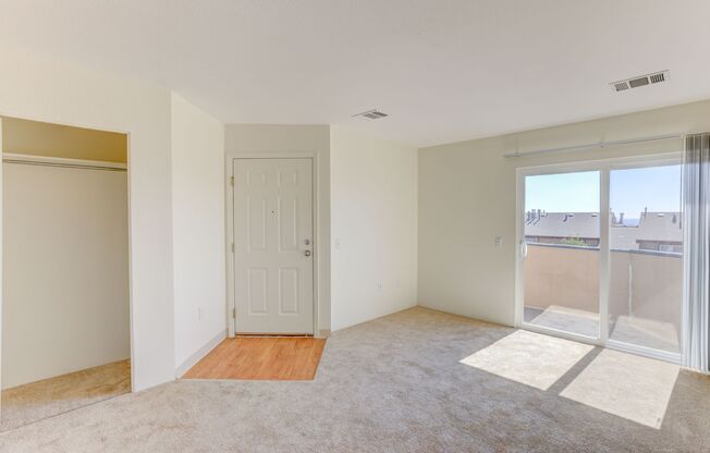 2 beds, 1 bath, 824 sqft, $1,775, Unit 13-306