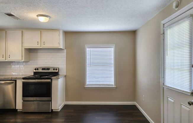 2 beds, 1 bath, $1,465