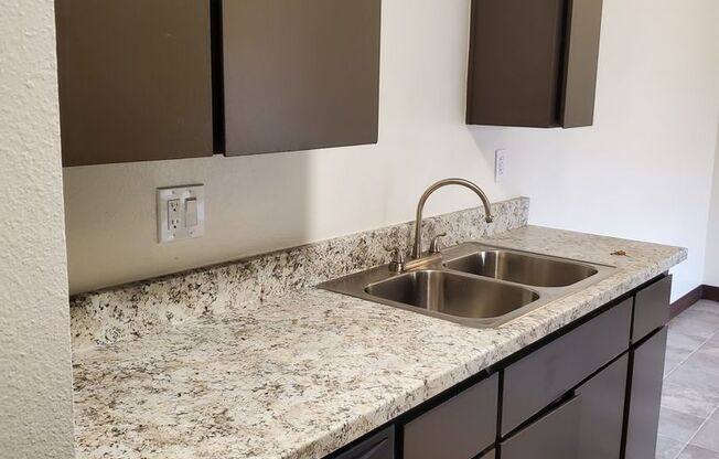 2 beds, 1 bath, 992 sqft, $1,425, Unit 1490-127