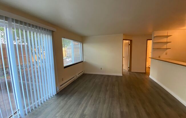 3 beds, 1.5 baths, $2,795, Unit 3