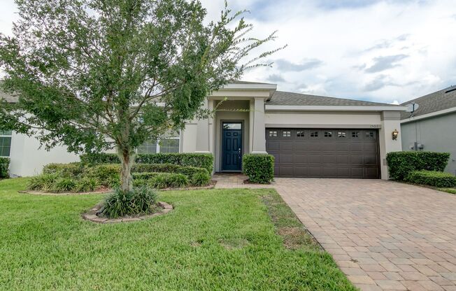 Beautiful 3bed/2bath home located at John's Lake Pointe in Winter Garden!!