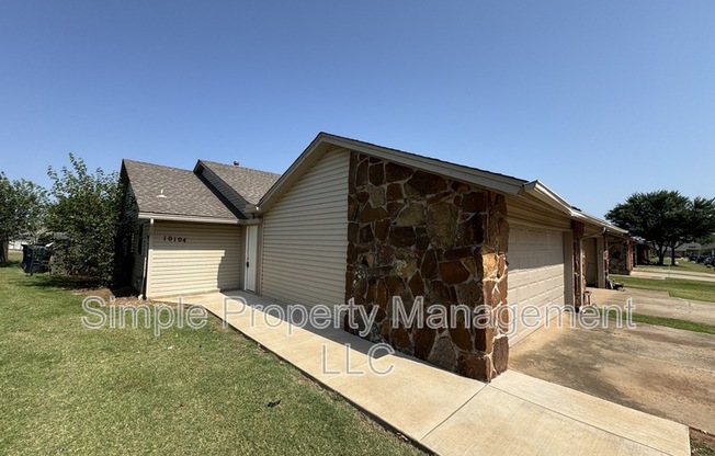 2 beds, 2 baths, 1,080 sqft, $1,150