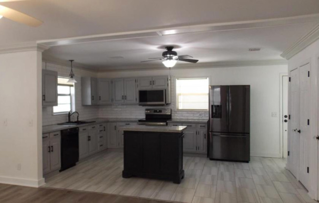 3 bedroom 2 bath home in North Poplar Bluff