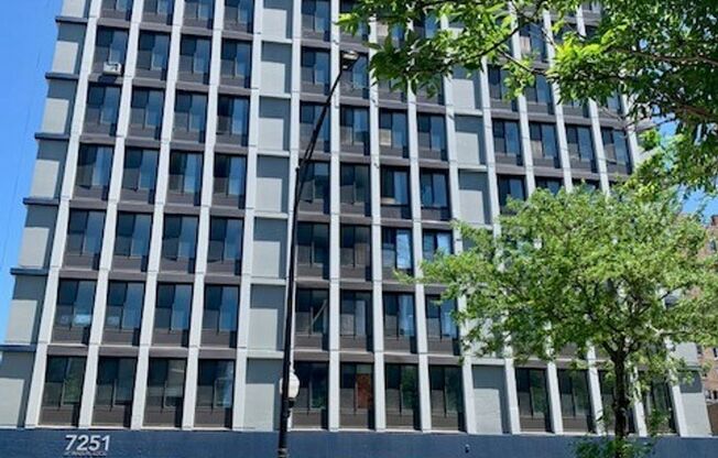 Studio, 1 bath, 540 sqft, $1,275, Unit 19E