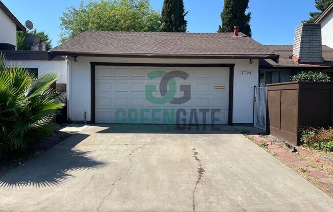 3 BEDROOM 2 BATH HOME MOVE IN READY IN MODESTO!