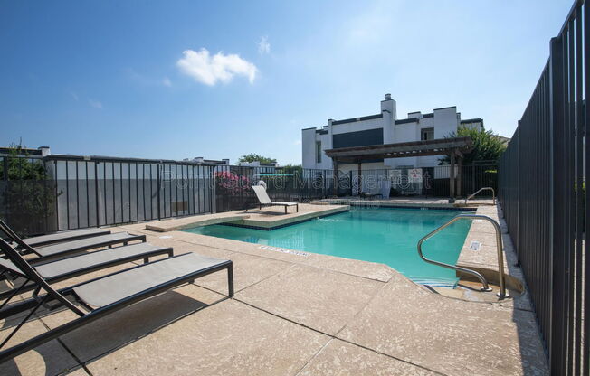 1 bed, 1 bath, 710 sqft, $925, Unit 1812