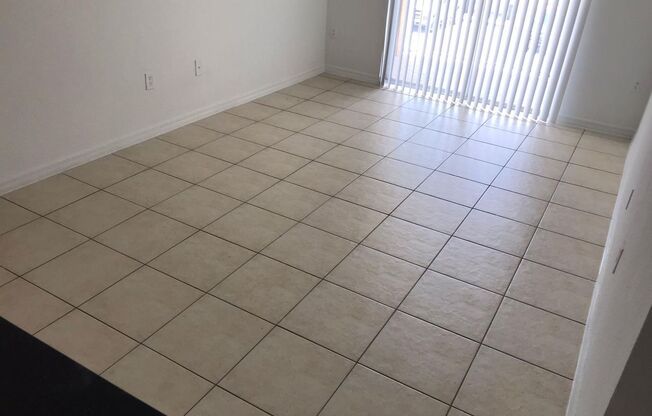 3 beds, 2 baths, 1,079 sqft, $2,600, Unit 13770-204