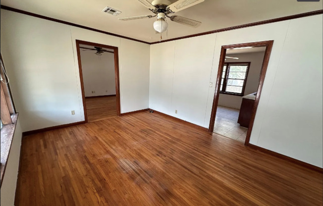 2 beds, 1 bath, $1,200