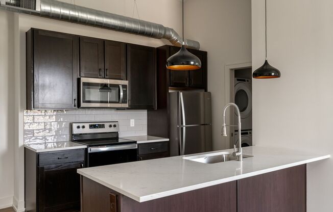 2 beds, 1 bath, $1,800, Unit 1050 N 4th St. Apt. 421