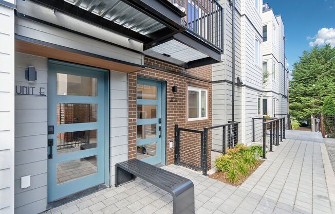 Studio, 1 bath, 144 sqft, $1,049, Unit Unit B3