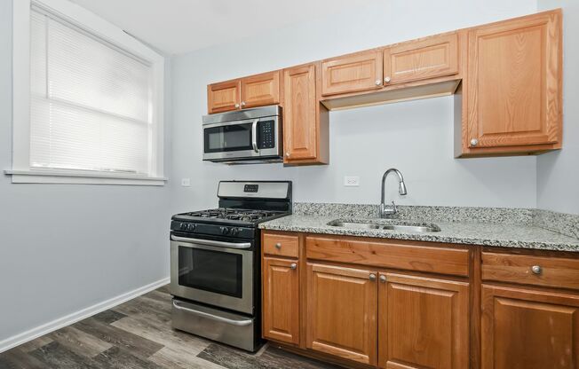 7024 - 7026 S Clyde Avenue