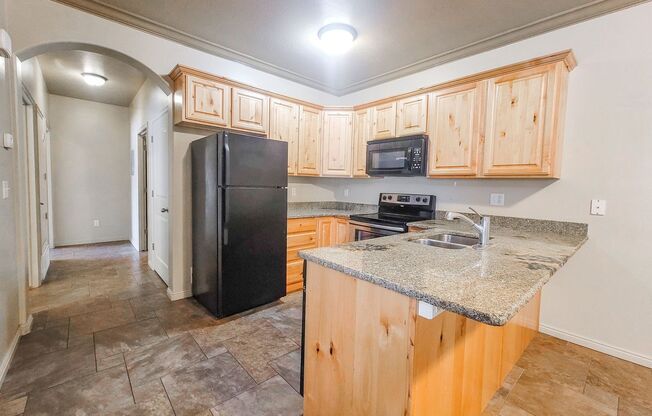 2 beds, 2 baths, 1,100 sqft, $1,291, Unit Unit 4
