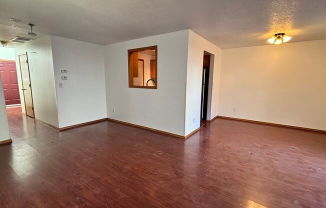 3 Bedroom 2.5 Bath Duplex in Beaverton!