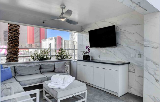 2 beds, 2 baths, $3,000, Unit Unit 3909