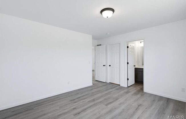 3 beds, 3 baths, 1,323 sqft, $2,400, Unit Rivers Edge Dr - 179