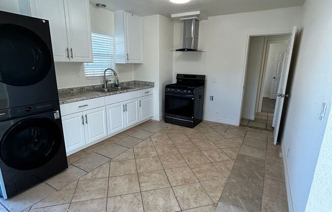 2 beds, 1 bath, $2,400